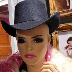 Black Western Express cowboy hat no size see measurements . Needs spot cleaning.